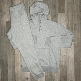 Nike Club Set - Hoodie & Joggers - Grey