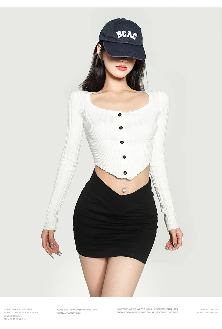 Waliya Solid Color White Long-sleeved Slim Knit Button Up Ribbed Cropped Top